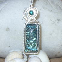 Dichroic glass pendant-014