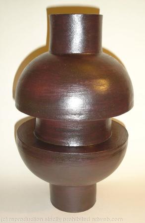 Black stoneware pot cutaway central section