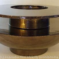 Low wide rim vessel