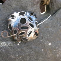Silver Link Broach