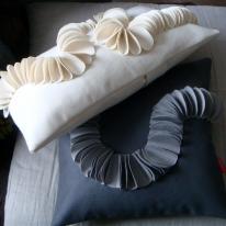 circle chain cushions