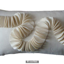 cream circle chain cushion