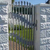 Twist Rivit Gate