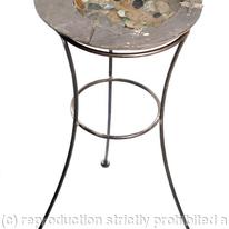 'Round Bird Font' full view on base 