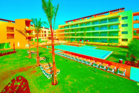 Resort  01