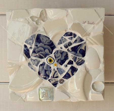 Blue and White Heart (Artists ref 0911BL)