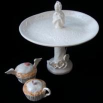 CAKESTAND Linda Calvert