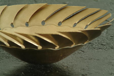 Split-rim bowl