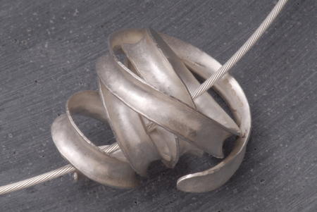 Ribbon pendant