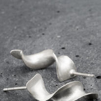 Lovelock studs