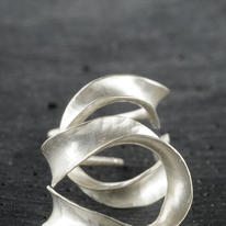 Whorl studs