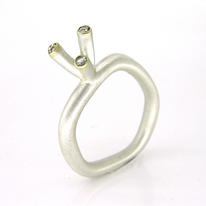 rose-cut diamond companion stacker