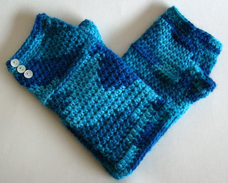 Alpaca Gloves with button detail