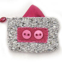 small-pig-button-purse