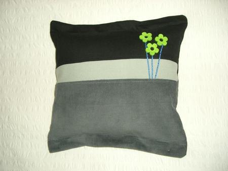 Mini flower applique cushion