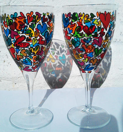 Pair Wine Glasses in Topsy Turvy Heart Design