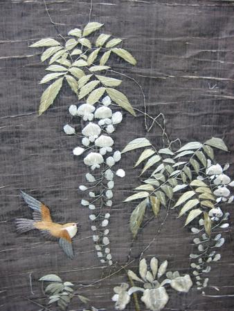 C4936 - 2 silk embroidered birds on paper banner