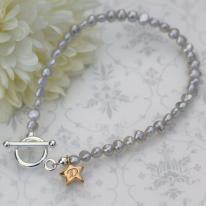 Gold Collection - 9ct Gold Star Bracelet £90