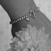 Gold Collection - 9ct Gold Heart and Fresh Water Pearl Bracelet £80