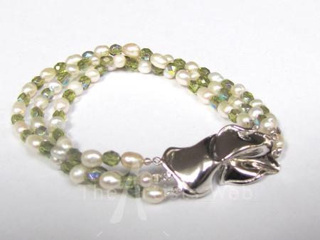 Pearl and crystal bracelet