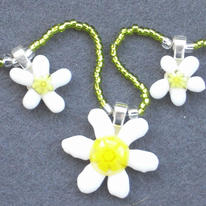 daisy necklace 1