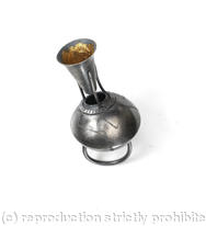 if a spinner creepe upon him...