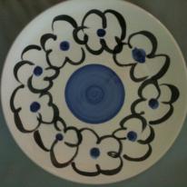 blue daisy plate