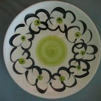 green daisy plate