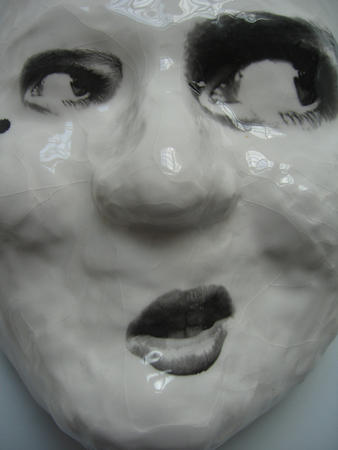 Cortina Goole (wall mountable Mask)