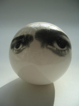 Spider (wall mountable Eyeball)