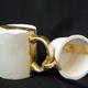 Chat, 2010 | | | Ceramic, gold leaf Chat, 2010